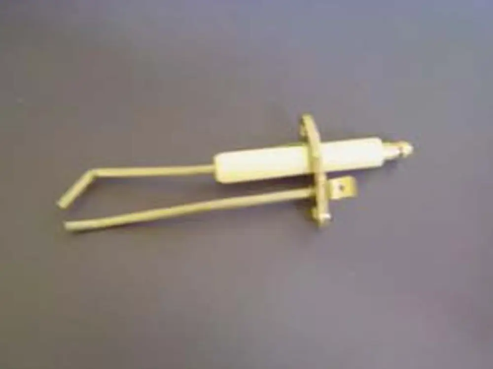 Zünd-Ionisationselektrode von Remeha, bestehend aus einem zylindrischen Element mit zwei gebogenen Drähten und einer Halterung, auf einem neutralen Hintergrund dargestellt.